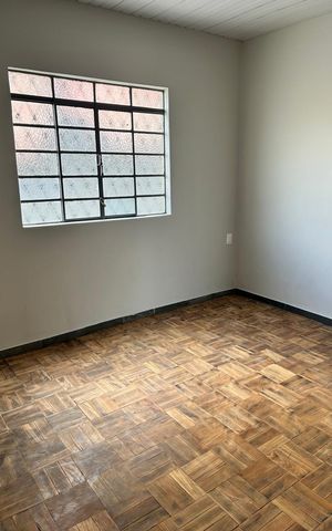 Casa para alugar com 70m², 2 quartos e sem vaga Casa para alugar com 70m², 2 quartos e sem vagaSala