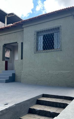 Casa para alugar com 70m², 2 quartos e sem vaga Casa para alugar com 70m², 2 quartos e sem vagaFachada
