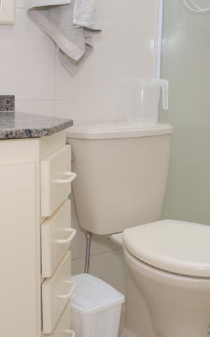 Apartamento à venda com 56m², 2 quartos e 1 vaga Apartamento à venda com 56m², 2 quartos e 1 vagaBanheiro