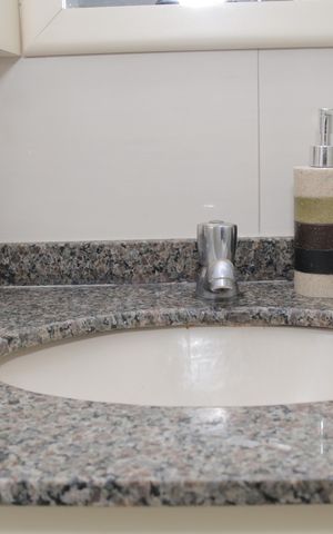 Apartamento à venda com 56m², 2 quartos e 1 vaga Apartamento à venda com 56m², 2 quartos e 1 vagaBanheiro - torneira