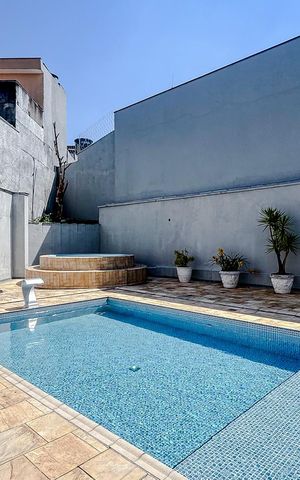 Apartamento à venda com 172m², 3 quartos e 2 vagasÁrea comum - Piscina