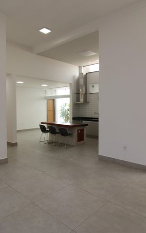 Casa de condomínio para alugar com 195m², 3 quartos e 4 vagasSala