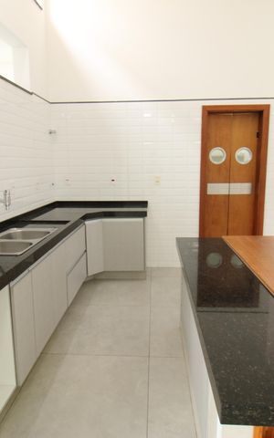 Casa de condomínio para alugar com 195m², 3 quartos e 4 vagasCozinha