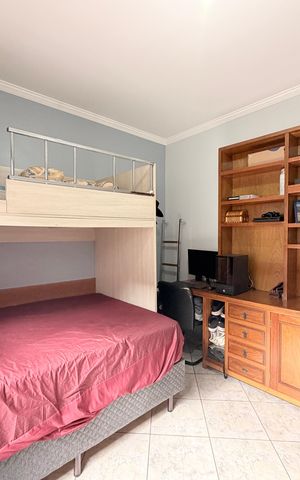 Casa de condomínio à venda com 124m², 2 quartos e 2 vagasSuíte