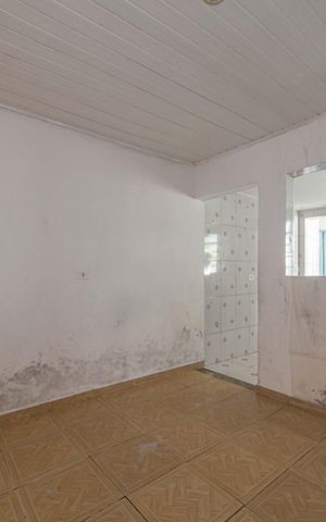 Casa à venda com 180m², 4 quartos e 2 vagas Casa à venda com 180m², 4 quartos e 2 vagasCasa 2