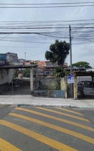 Casa à venda com 180m², 4 quartos e 2 vagas Casa à venda com 180m², 4 quartos e 2 vagasFachada