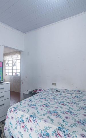 Casa à venda com 180m², 4 quartos e 2 vagas Casa à venda com 180m², 4 quartos e 2 vagasQuarto