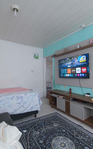 Casa à venda com 180m², 4 quartos e 2 vagas Casa à venda com 180m², 4 quartos e 2 vagasSala