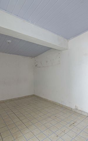 Casa à venda com 180m², 4 quartos e 2 vagas Casa à venda com 180m², 4 quartos e 2 vagasCasa 2