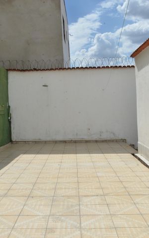 Casa para alugar com 72m², 3 quartos e 1 vagaÁrea externa