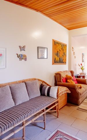 Casa à venda com 340m², 4 quartos e 2 vagasSala de lareira