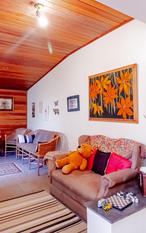Casa à venda com 340m², 4 quartos e 2 vagasSala de lareira