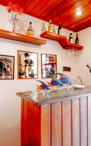 Casa à venda com 340m², 4 quartos e 2 vagasSala de lareira