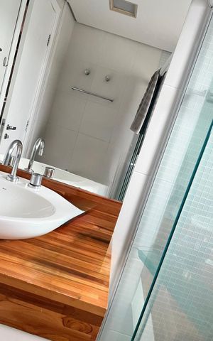 Apartamento para alugar com 127m², 2 quartos e 2 vagas Apartamento para alugar com 127m², 2 quartos e 2 vagasBanheiro