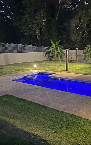 Casa de condomínio à venda com 961m², 4 quartos e 4 vagas Casa de condomínio à venda com 961m², 4 quartos e 4 vagasLazer
