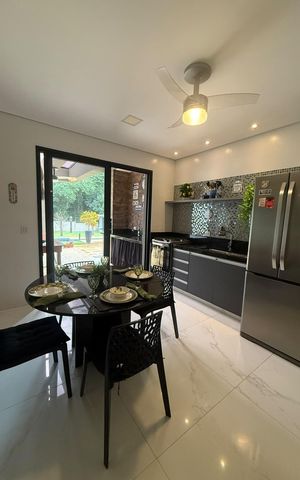 Casa de condomínio à venda com 961m², 4 quartos e 4 vagas Casa de condomínio à venda com 961m², 4 quartos e 4 vagasCozinha