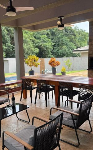 Casa de condomínio à venda com 961m², 4 quartos e 4 vagas Casa de condomínio à venda com 961m², 4 quartos e 4 vagasLazer