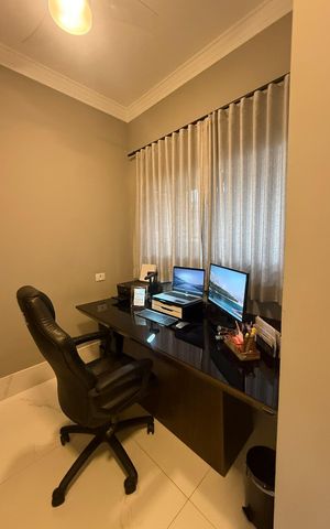 Casa de condomínio à venda com 961m², 4 quartos e 4 vagas Casa de condomínio à venda com 961m², 4 quartos e 4 vagasQuarto