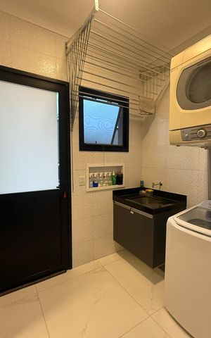 Casa de condomínio à venda com 961m², 4 quartos e 4 vagas Casa de condomínio à venda com 961m², 4 quartos e 4 vagasÁrea de serviço