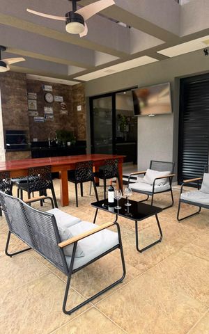 Casa de condomínio à venda com 961m², 4 quartos e 4 vagas Casa de condomínio à venda com 961m², 4 quartos e 4 vagasLazer