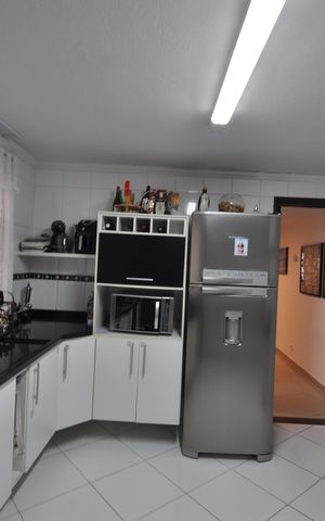 Casa para alugar com 200m², 3 quartos e 2 vagasCozinha