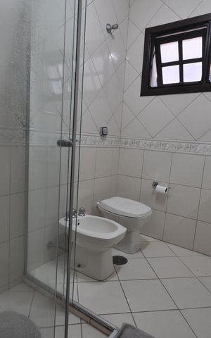 Casa para alugar com 200m², 3 quartos e 2 vagasBanheiro Social