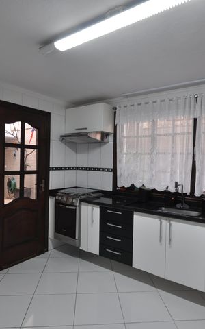 Casa para alugar com 200m², 3 quartos e 2 vagasCozinha