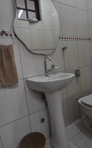 Casa para alugar com 200m², 3 quartos e 2 vagasBanheiro de serviço