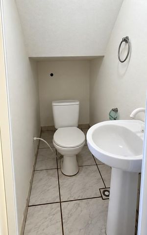 Casa para alugar com 50m², 2 quartos e 1 vagaLavabo