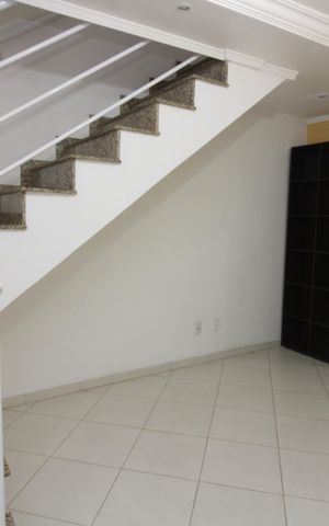 Casa de condomínio à venda com 62m², 2 quartos e 2 vagasSala