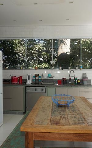 Casa de condomínio para alugar com 600m², 6 quartos e 4 vagasCozinha