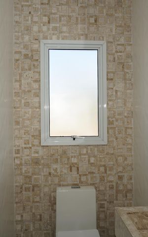 Casa de condomínio para alugar com 600m², 6 quartos e 4 vagasBanheiro da Suíte