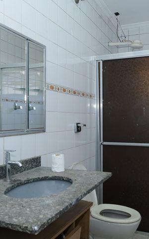 Casa para alugar com 120m², 3 quartos e sem vagaBanheiro