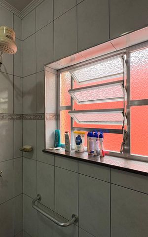 Casa à venda com 148m², 2 quartos e 2 vagas Casa à venda com 148m², 2 quartos e 2 vagasBanheiro