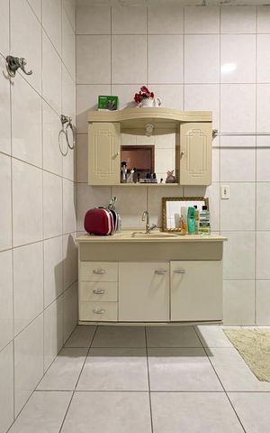 Casa à venda com 148m², 2 quartos e 2 vagas Casa à venda com 148m², 2 quartos e 2 vagasBanheiro da Suíte
