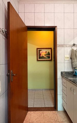 Casa à venda com 148m², 2 quartos e 2 vagas Casa à venda com 148m², 2 quartos e 2 vagasBanheiro