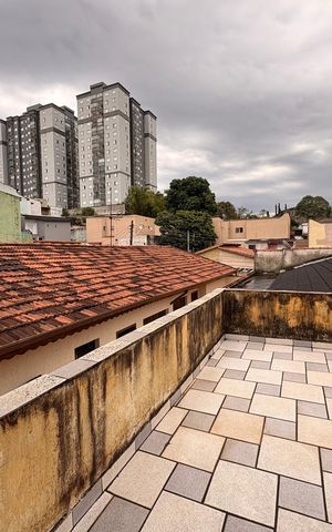 Casa à venda com 148m², 2 quartos e 2 vagas Casa à venda com 148m², 2 quartos e 2 vagasVaranda