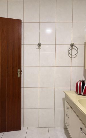 Casa à venda com 148m², 2 quartos e 2 vagas Casa à venda com 148m², 2 quartos e 2 vagasBanheiro da Suíte