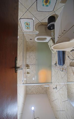 Casa à venda com 250m², 4 quartos e 5 vagasBanheiro