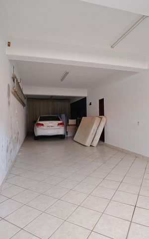 Casa à venda com 250m², 4 quartos e 5 vagasGaragem