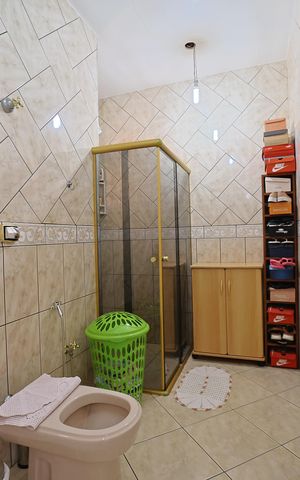 Casa à venda com 250m², 4 quartos e 5 vagasBanheiro do Quarto 3