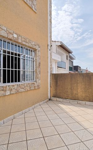 Casa à venda com 250m², 4 quartos e 5 vagasVaranda