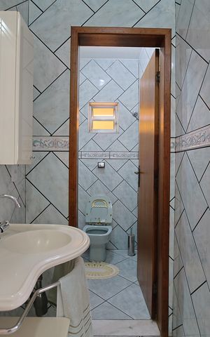 Casa à venda com 250m², 4 quartos e 5 vagasLavabo