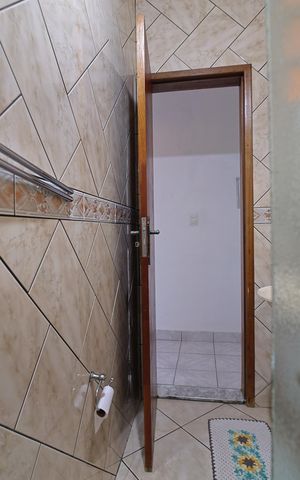 Casa à venda com 250m², 4 quartos e 5 vagasBanheiro