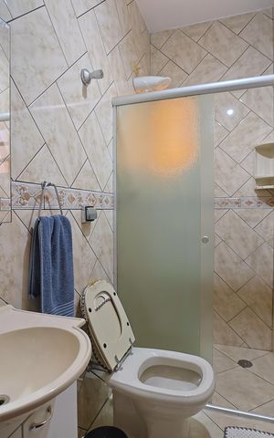 Casa à venda com 250m², 4 quartos e 5 vagasBanheiro
