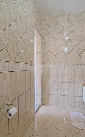 Casa à venda com 250m², 4 quartos e 5 vagasBanheiro do Quarto 3