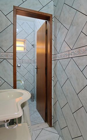 Casa à venda com 250m², 4 quartos e 5 vagasLavabo