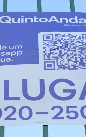 Apartamento para alugar com 42m², 2 quartos e 1 vagaPlaca GRANDE instalado na fachada do condomínio, dia 26.09.2026 - Código da placa: HVTG-219