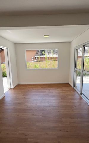 Casa à venda com 317m², 3 quartos e 4 vagas Casa à venda com 317m², 3 quartos e 4 vagasSala