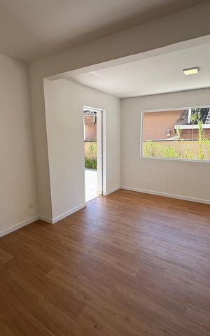Casa à venda com 317m², 3 quartos e 4 vagas Casa à venda com 317m², 3 quartos e 4 vagasSala